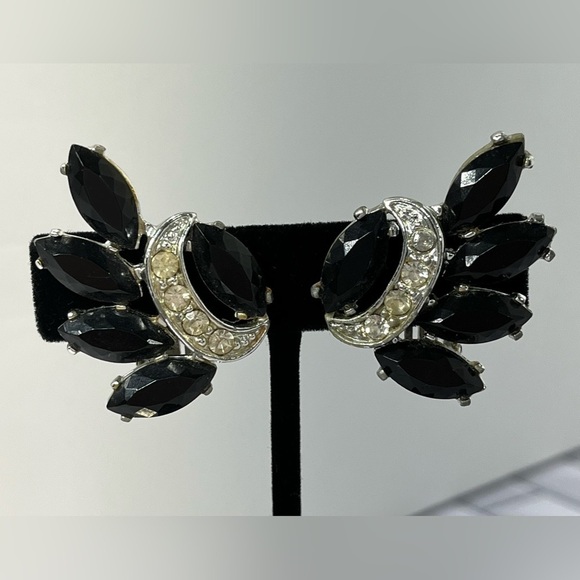 Vintage Sarah Coventry Womens Vienna Nights Black Rhinestone Clip On Earrings - Picture 2 of 8